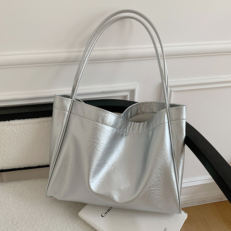 Luxury Bags Vendor - حقائب كتف نسائية فاخرة بتصميم عصري