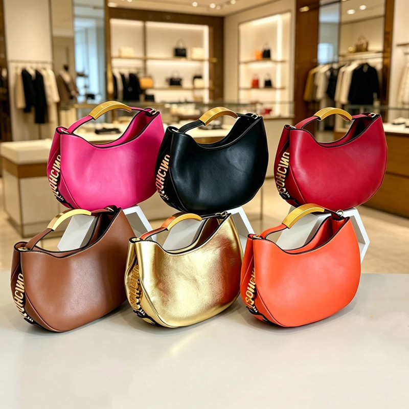 حقيبة نسائية نصف دائرية ذهبية  - مراجعة Luxury Bags Vendor وسعره