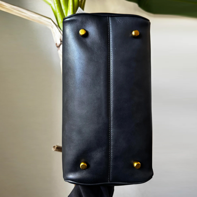 حقائب يد نسائية فاخرة بتصميم ك - مراجعة Luxury Bags Entry وسعره